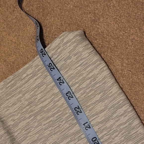 Lululemon customizable snap scarf - Picture 6 of 7